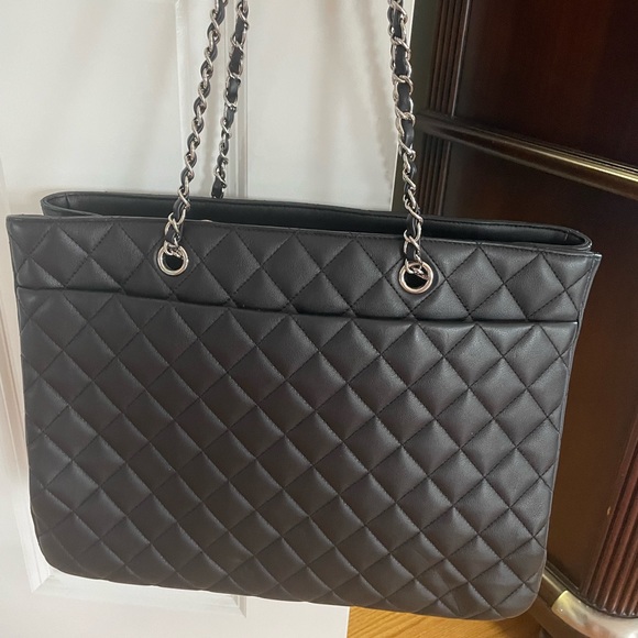 CHANEL Classic Shopper Tote! Excellent Condition! - Picture 11 of 11
